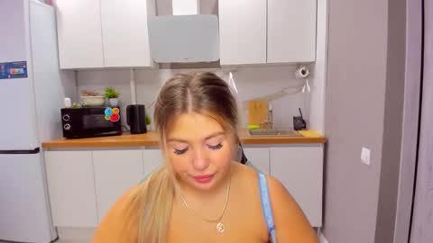 Sarah online show from October 22, 12:38 pm