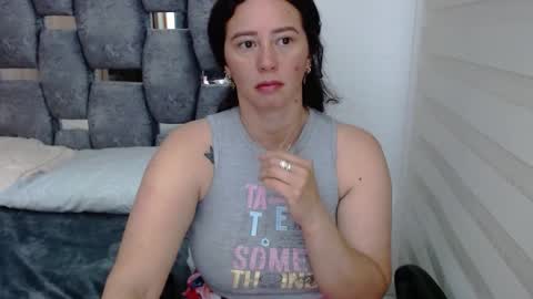 Snapshot of sarahott_1 chatting on December 5, 2:55 pm Lia online show from December 5, 2:55 pm