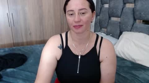 Snapshot of sarahott_1 chatting on December 7, 6:59 pm Lia online show from December 7, 6:59 pm