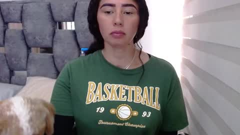 Snapshot of sarahott_1 chatting on December 31, 6:02 pm Lia online show from December 31, 6:02 pm