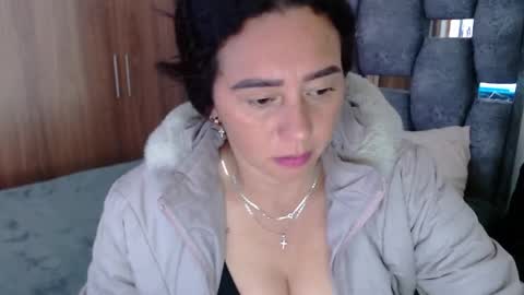 Snapshot of sarahott_1 chatting on January 3, 7:50 pm Lia online show from January 3, 7:50 pm