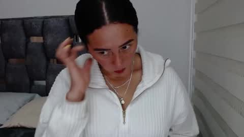 Snapshot of sarahott_1 chatting on January 6, 6:31 pm Lia online show from January 6, 6:31 pm
