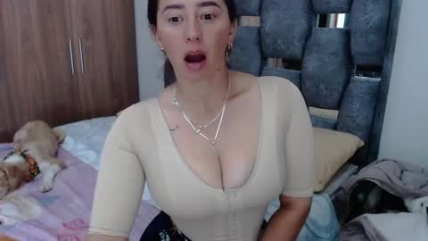 Snapshot of sarahott_1 chatting on January 8, 2:35 pm Lia online show from January 8, 2:35 pm