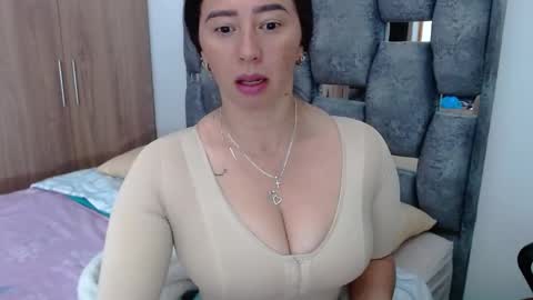 Snapshot of sarahott_1 chatting on January 11, 1:43 pm Lia online show from January 11, 1:43 pm