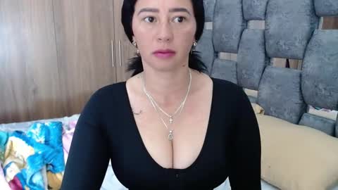 Snapshot of sarahott_1 chatting on January 15, 12:04 pm Lia online show from January 15, 12:04 pm