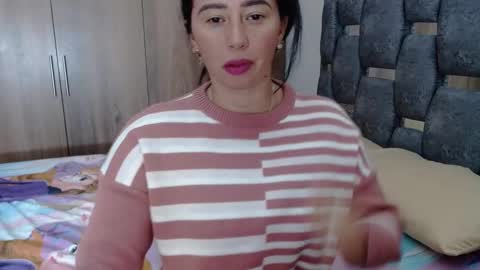 Snapshot of sarahott_1 chatting on January 21, 5:51 pm Lia online show from January 21, 5:51 pm