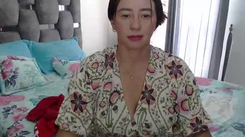 Lia online show from March 1, 7:05 pm