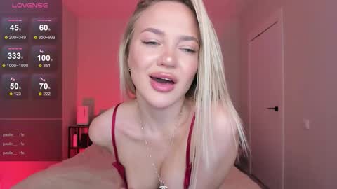 Snapshot of sarahphyllis chatting on February 19, 9:22 pm sarahphyllis online show from February 19, 9:22 pm