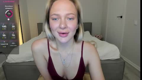 sarahphyllis online show from May 15, 7:32 pm