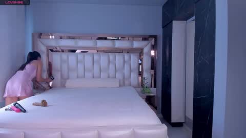 Sarah online show from January 10, 4:30 pm