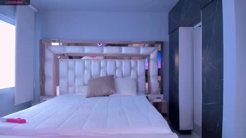 Sarah online show from March 12, 6:33 pm