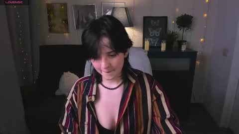 Sarah online show from March 11, 4:13 pm