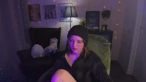 Snapshot of sarahshelby chatting on April 29, 9:10 pm Sarah online show from April 29, 9:10 pm