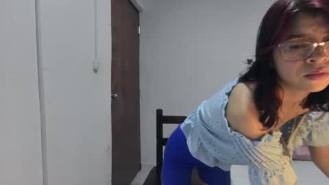 Snapshot of sarahsmitt chatting on May 14, 8:37 pm Sarah online show from May 14, 8:37 pm