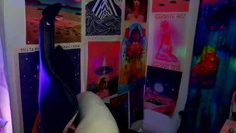 Snapshot of saraht666 chatting on February 15, 7:51 am Sarah T online show from February 15, 7:51 am