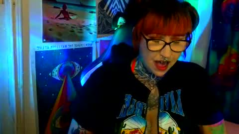 Sarah T online show from May 16, 6:43 am