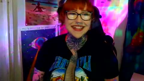 Sarah T online show from May 16, 7:05 am