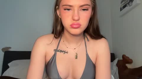 SarahxOliver online show from November 22, 3:33 pm