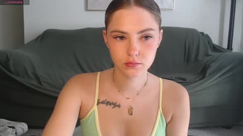 Snapshot of sarahxaoliver1 chatting on May 30, 2:14 pm SarahxOliver online show from May 30, 2:14 pm