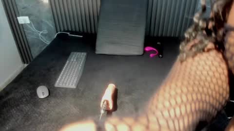 Snapshot of saraievans chatting on February 1, 8:29 am Sarai online show from February 1, 8:29 am