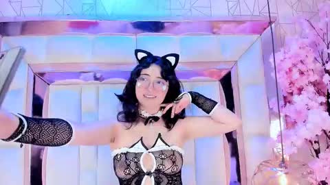 Snapshot of saramartini2 chatting on November 9, 6:33 am sara online show from November 9, 6:33 am