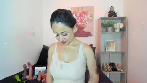 saramilf_69 online show from May 13, 4:21 am