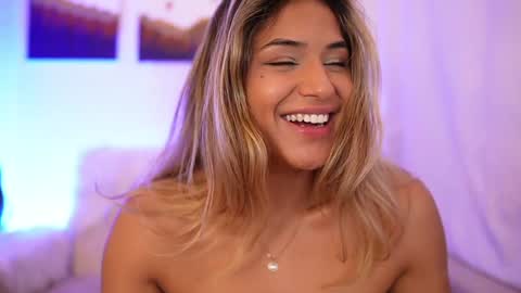 Snapshot of saraparisi_ chatting on February 5, 3:34 am Sara online show from February 5, 3:34 am