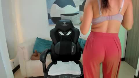 Snapshot of saraparkerx chatting on March 16, 9:30 pm I am Sara online show from March 16, 9:30 pm