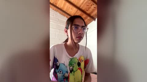 Snapshot of sarasaenz999 chatting on March 25, 7:31 pm sarasaenz999 online show from March 25, 7:31 pm