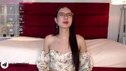 Snapshot of sarasaenz_99 chatting on December 14, 8:08 pm Sara online show from December 14, 8:08 pm