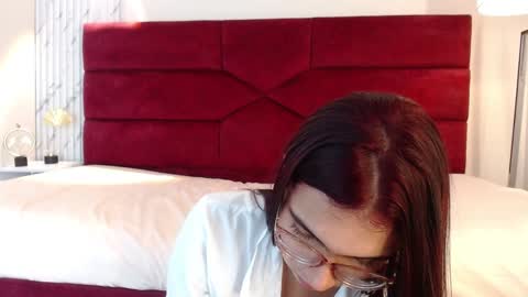 Snapshot of sarasaenz_99 chatting on December 15, 7:42 pm Sara online show from December 15, 7:42 pm