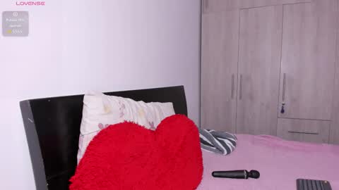 Sara   online show from March 27, 11:04 pm