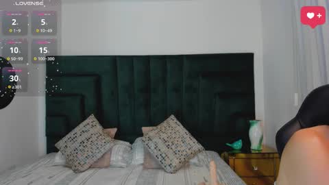      online show from October 31, 2:12 am