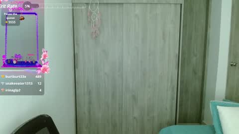 Snapshot of saray_grey chatting on January 3, 1:05 am Sara online show from January 3, 1:05 am