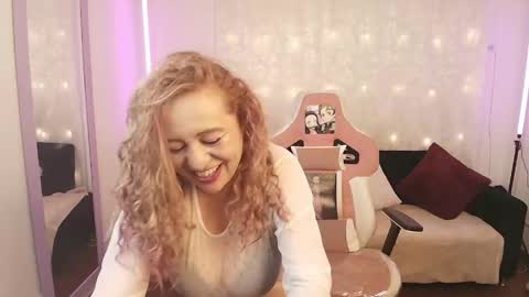 Snapshot of saray_soto chatting on April 23, 12:29 pm Saray online show from April 23, 12:29 pm