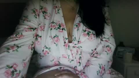 Sara online show from April 4, 1:30 pm