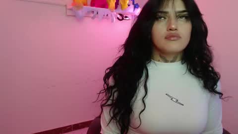 Snapshot of sari_belle chatting on October 6, 9:56 pm Sari  online show from October 6, 9:56 pm