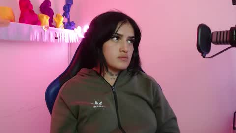 Snapshot of sari_belle chatting on October 7, 10:01 am Sari  online show from October 7, 10:01 am