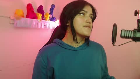 Snapshot of sari_belle chatting on October 7, 10:07 pm Sari  online show from October 7, 10:07 pm