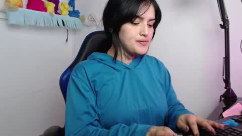 Snapshot of sari_belle chatting on October 8, 10:13 am Sari  online show from October 8, 10:13 am