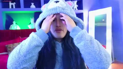 Snapshot of sari_belle chatting on October 12, 3:27 am Sari  online show from October 12, 3:27 am