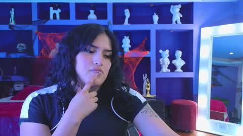 Snapshot of sari_belle chatting on October 30, 4:47 am Sari  online show from October 30, 4:47 am