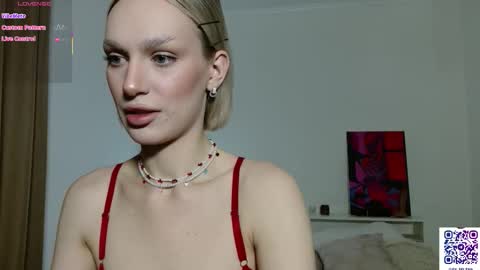 Your Selena 3 online show from February 8, 3:10 am