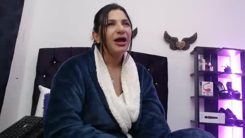 Snapshot of sarita_multisquirt chatting on March 19, 1:53 am Sara online show from March 19, 1:53 am