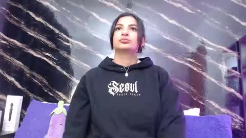 Snapshot of sarita_multisquirt chatting on April 9, 7:03 am Sara online show from April 9, 7:03 am