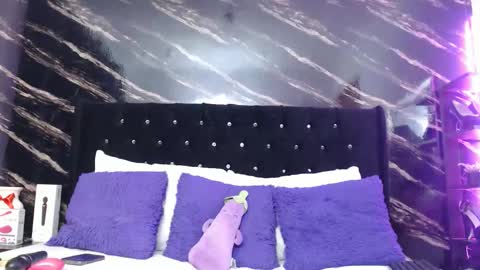 Snapshot of sarita_multisquirt chatting on April 19, 4:56 am Sara online show from April 19, 4:56 am