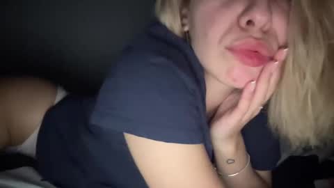Snapshot of sarrah_rossy chatting on January 27, 9:33 pm Sarrah online show from January 27, 9:33 pm
