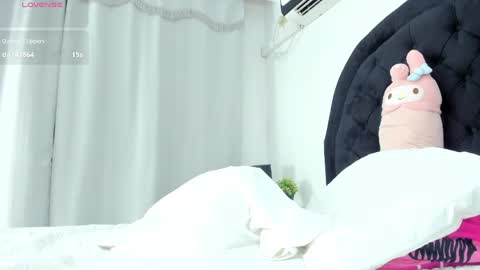 Snapshot of sary_rousse chatting on May 9, 2:44 pm Sary Rousse online show from May 9, 2:44 pm