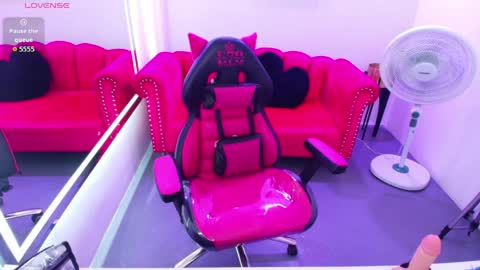 Snapshot of sasha__smiith chatting on April 6, 7:26 pm sasha online show from April 6, 7:26 pm