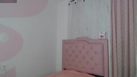 sasha_bigboobs_ online show from April 22, 8:43 pm